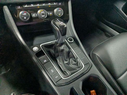 Used 2024 Volkswagen Jetta SE FWD image 18