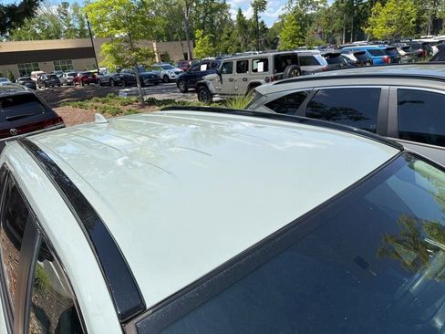 Used 2021 Toyota RAV4 XLE w/ XLE Grade Weather Package AWD/4WD image 4