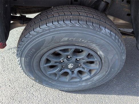 Used 2019 Toyota Tacoma SR5 image 9