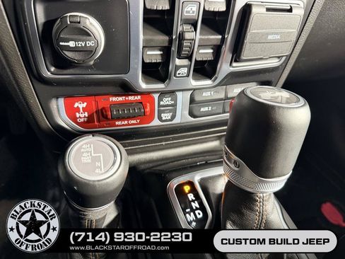 Used 2022 Jeep Wrangler Unlimited Rubicon w/ Trailer Tow Package AWD/4WD image 25