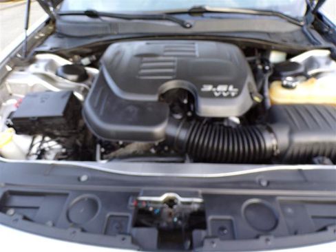 Used 2017 Chrysler 300 S image 44