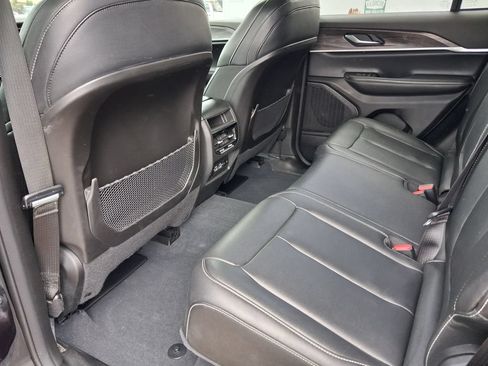 Certified 2023 Jeep Grand Cherokee Overland w/ Luxury Tech Group IV AWD/4WD image 21