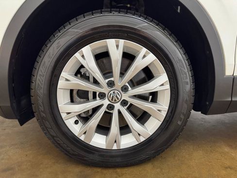 Used 2019 Volkswagen Tiguan SE FWD image 50