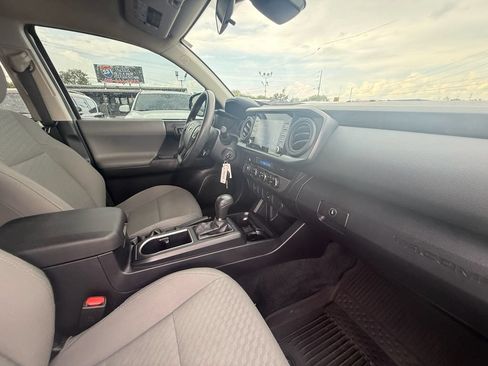 Used 2022 Toyota Tacoma SR AWD/4WD image 25