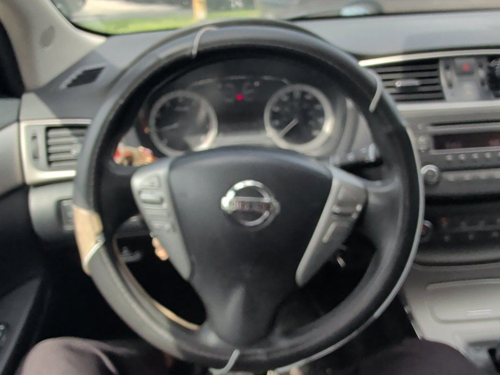 Used 2014 Nissan Sentra SV FWD image 2