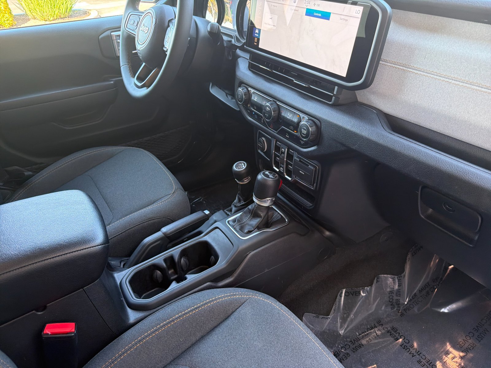 Used 2024 Jeep Wrangler Unlimited AWD/4WD image 18