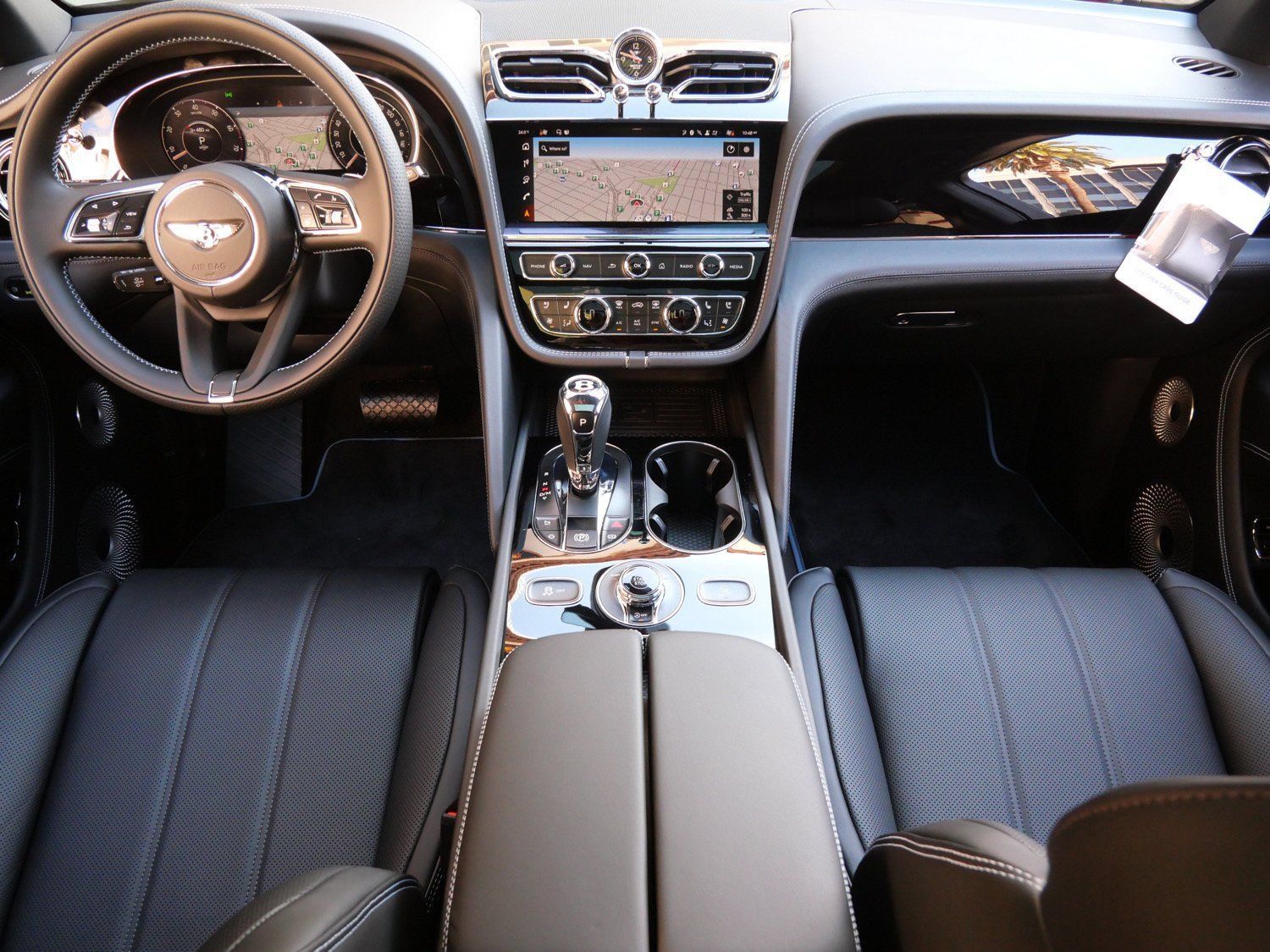 Used 2025 Bentley Bentayga Extended Wheelbase AWD/4WD image 4