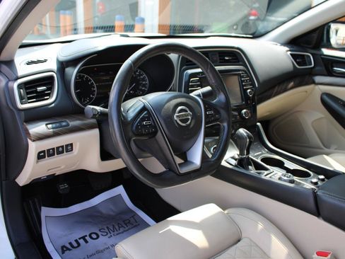 Used 2016 Nissan Maxima Platinum w/ Interior Lighting Package FWD image 13