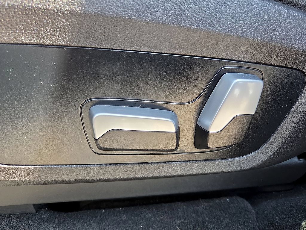 Used 2022 BMW X3 xDrive30i AWD/4WD image 17