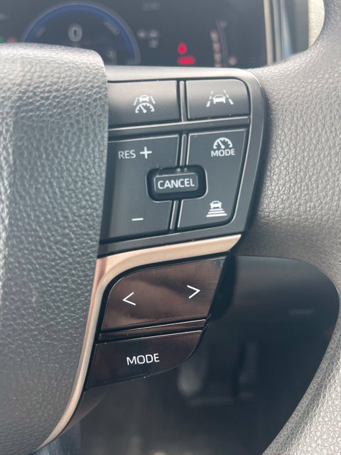 Used 2025 Toyota Camry LE FWD image 12