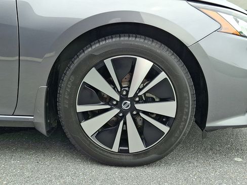 Used 2022 Nissan Altima 2.5 SV FWD image 9