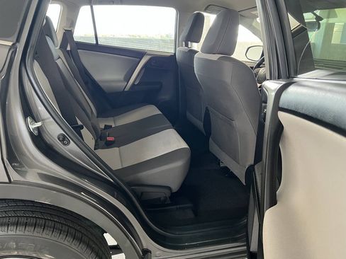 Used 2015 Toyota RAV4 LE AWD/4WD image 21