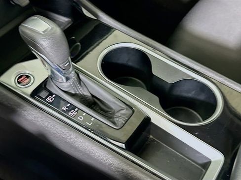 Used 2024 Nissan Altima 2.5 SV image 18