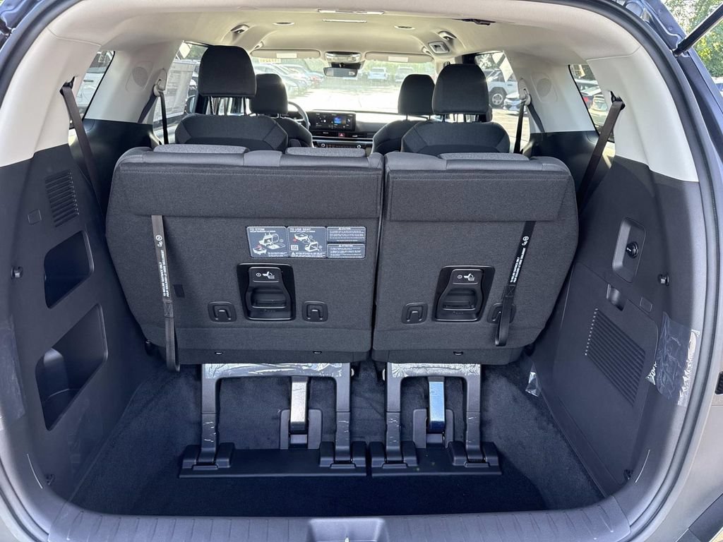 New 2027 Kia Carnival LX FWD image 4