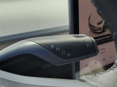 Used 2023 Tesla Model 3 Standard Range image 31