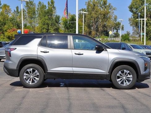 New 2026 Chevrolet Equinox LT image 2