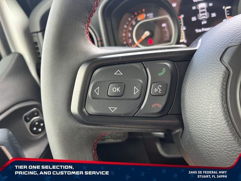 Used 2024 Jeep Wrangler Unlimited Rubicon AWD/4WD image 19