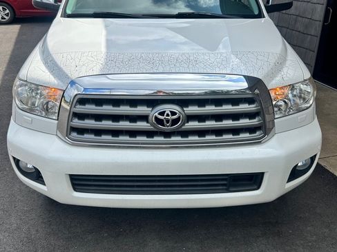 Used 2016 Toyota Sequoia Platinum AWD/4WD image 4
