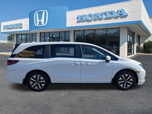 New 2026 Honda Odyssey EX-L image 3