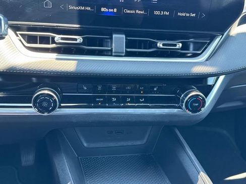 Used 2025 Chevrolet Equinox LT w/ Safety and Technology Package FWD image 35
