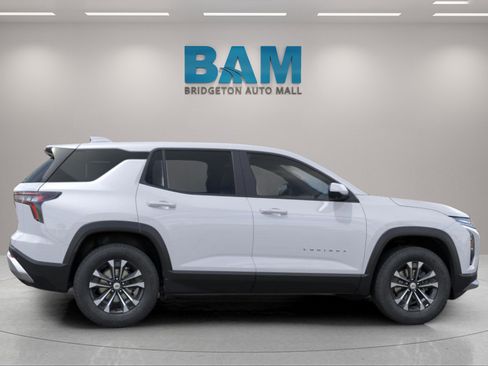 New 2026 Chevrolet Equinox LT w/ Convenience Package II image 8