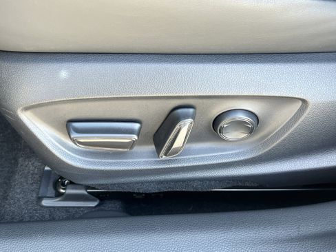 Used 2023 Toyota Prius XLE image 33