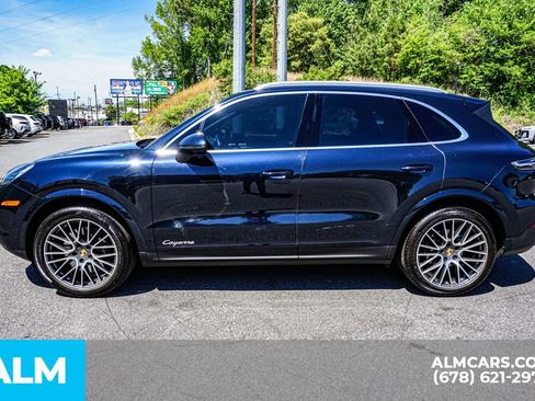 Used 2023 Porsche Cayenne AWD/4WD image 6