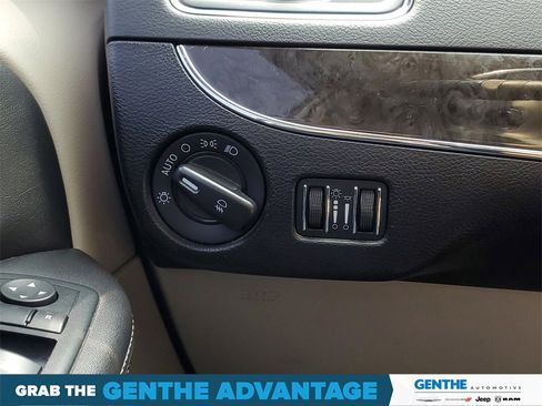 Used 2011 Chrysler Town & Country Touring image 12