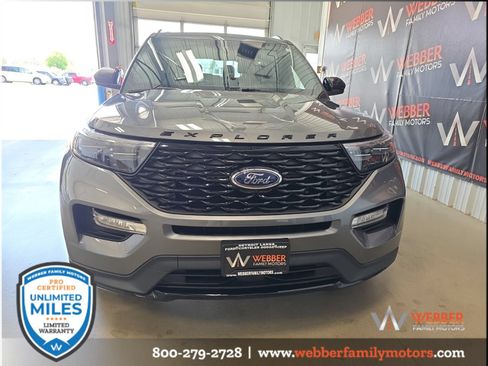 Used 2024 Ford Explorer ST-Line w/ Class IV Trailer Tow Package AWD/4WD image 2