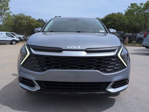 Used 2025 Kia Sportage LX image 9