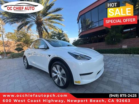 Used 2024 Tesla Model Y Long Range AWD/4WD image 1
