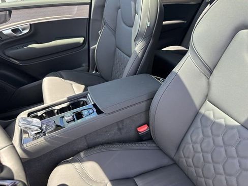 New 2025 Volvo XC90 B6 Plus w/ Protection Package Premier image 14