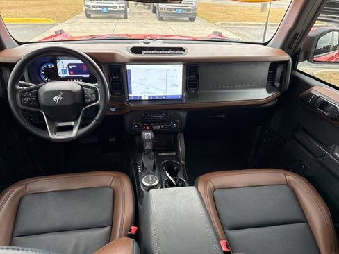 Used 2024 Ford Bronco Outer Banks w/ Sasquatch Package image 17