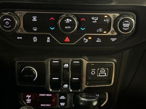 Used 2021 Jeep Wrangler Unlimited Rubicon image 38