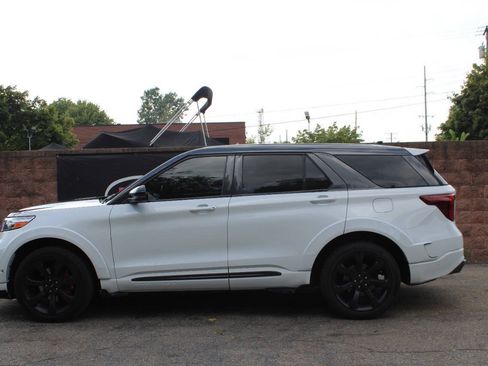 Used 2021 Ford Explorer ST w/ Equipment Group 401A AWD/4WD image 2