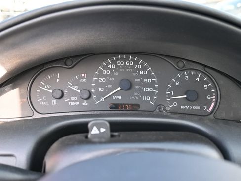 Used 2005 Chevrolet Cavalier Sedan w/ Preferred Equipment Group FWD image 11