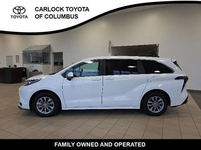 Used 2025 Toyota Sienna LE