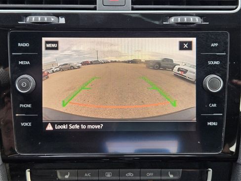 Used 2019 Volkswagen Golf 4-Door image 16