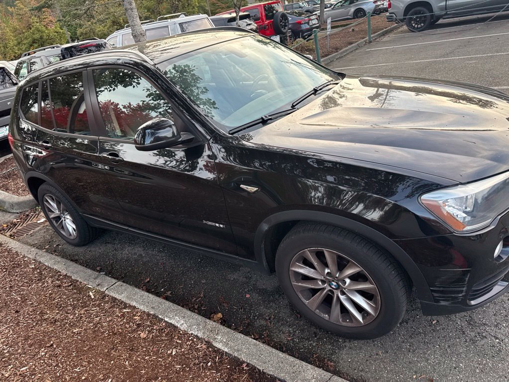Used 2017 BMW X3 xDrive28i AWD/4WD image 2