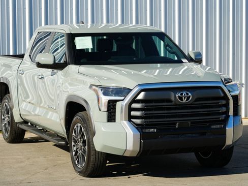Used 2025 Toyota Tundra Limited image 56