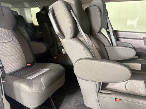 Used 2023 Ford Transit 350 XLT RWD image 19