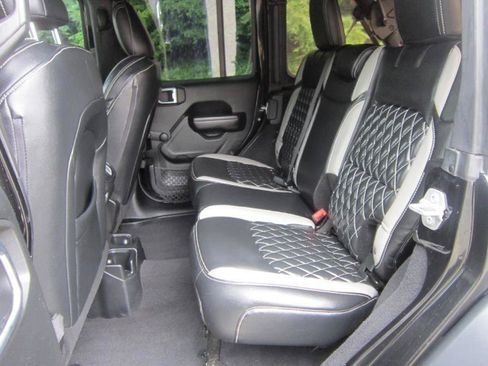 Used 2018 Jeep Wrangler Unlimited Sport AWD/4WD image 8