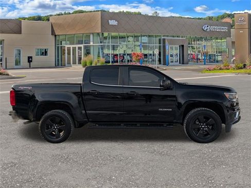 Used 2017 Chevrolet Colorado LT w/ Midnight Edition image 2