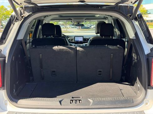 Used 2023 Ford Explorer XLT w/ Equipment Group 202A AWD/4WD image 8
