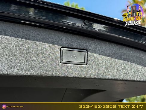 Used 2022 Volkswagen Tiguan SE FWD image 17