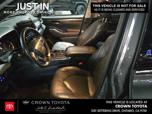 Used 2022 Toyota Highlander Platinum image 3
