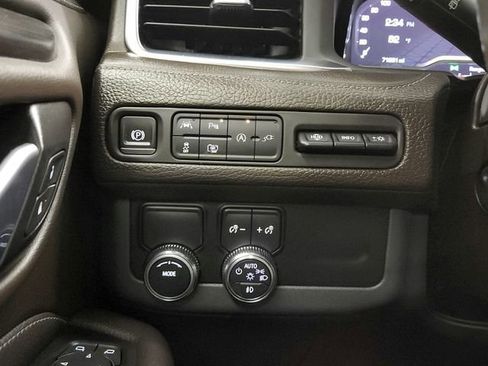 Used 2022 GMC Yukon XL Denali RWD image 27