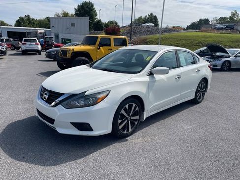 Used 2017 Nissan Altima 2.5 SR image 4