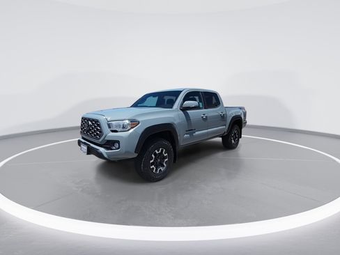 Used 2023 Toyota Tacoma TRD Off-Road AWD/4WD image 4