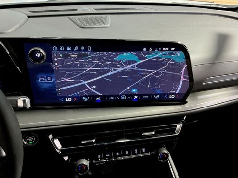 New 2026 Chevrolet Traverse LT w/ Enhanced Driving Package image 28